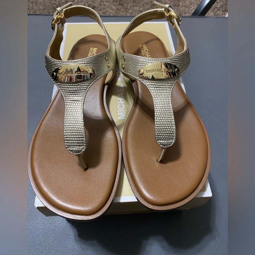 NIB Michael Kors Pale Gold Embossed Lizard Sandals - Picture 2 of 3